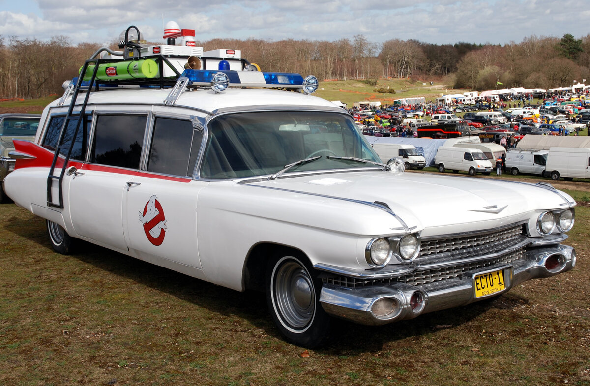 Охотники за привидениями 1. Cadillac Miller-Meteor 1959. Cadillac Ecto-1. Охотники за привидениями Ecto-1. Кадиллак Миллер-Метеор Сентинел.