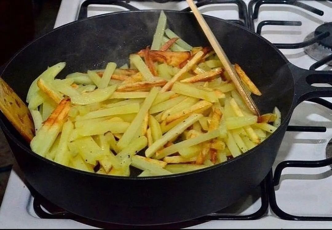 Как правильно пожарить картошку на сковороде