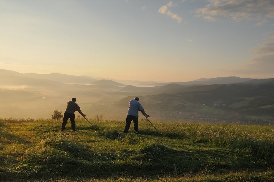 На дальнем плане