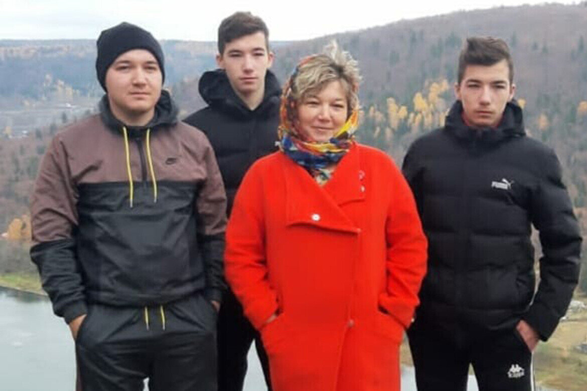 Айсылу Фатихова &ndash; мама мальчиков-близнецов. Шамилю и Нагиму в этом году исполняется по 17 лет. У мальчиков есть старший 28-летний брат
Фото: из семейного архива&nbsp;Фатиховых