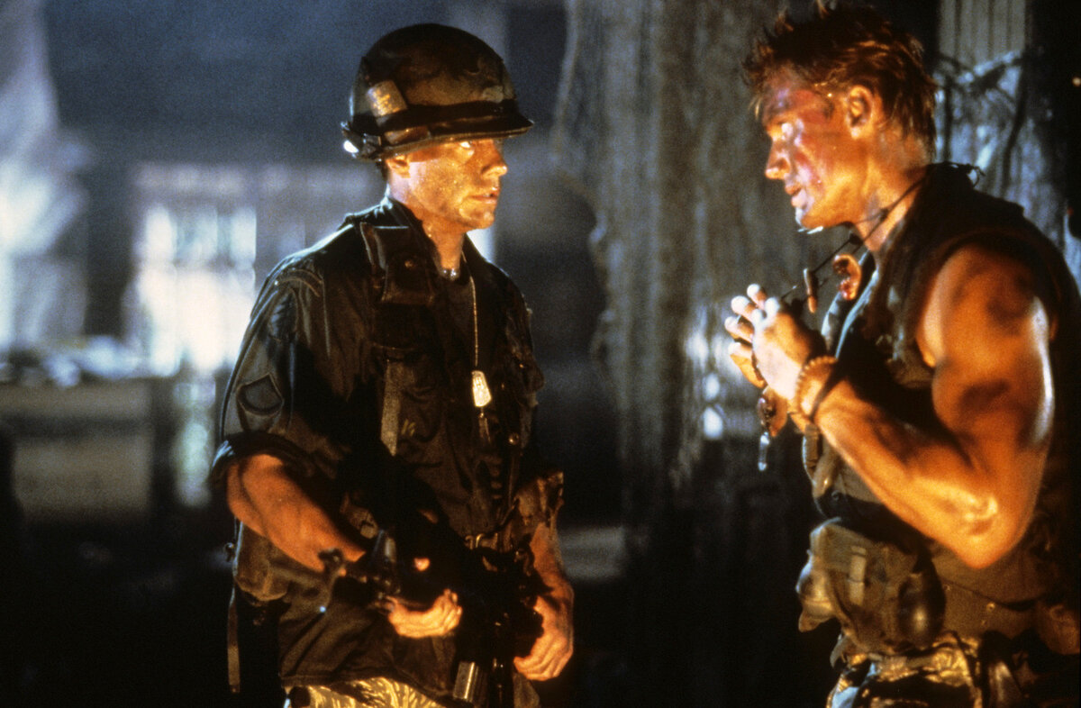 Эндрю хвастает трофеями