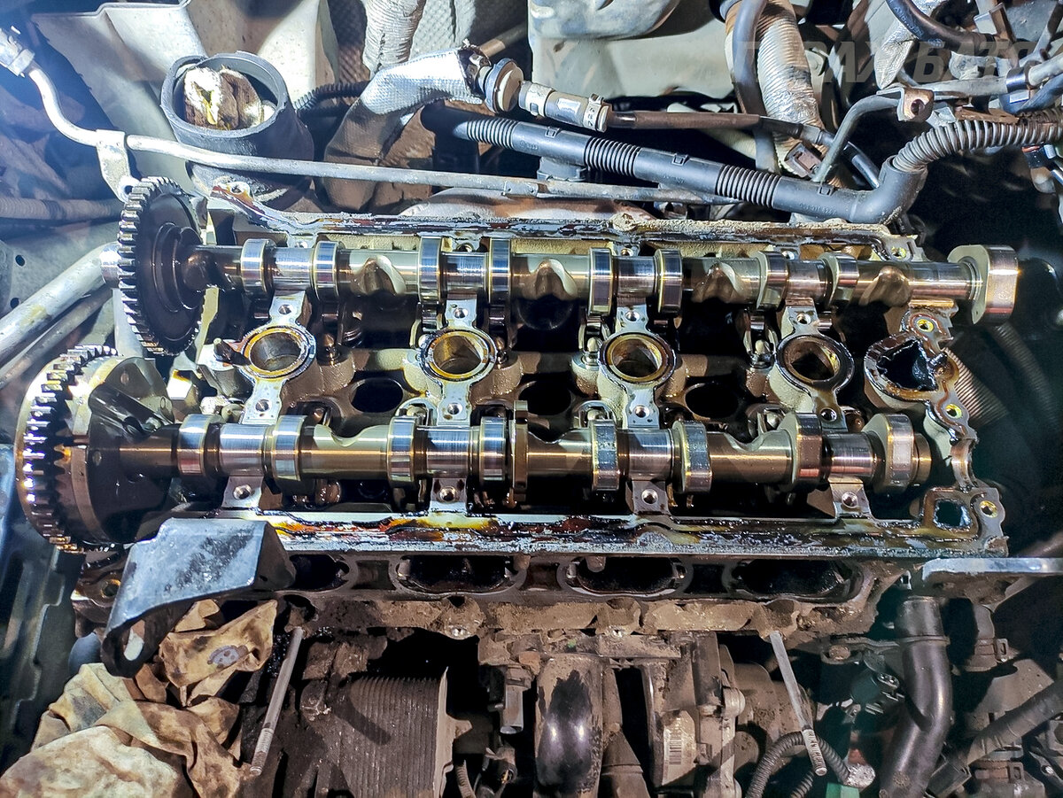 Стоимость ГБЦ в сборе с распредвалами доходит до 80-100 тысяч рублей за б/у варианты