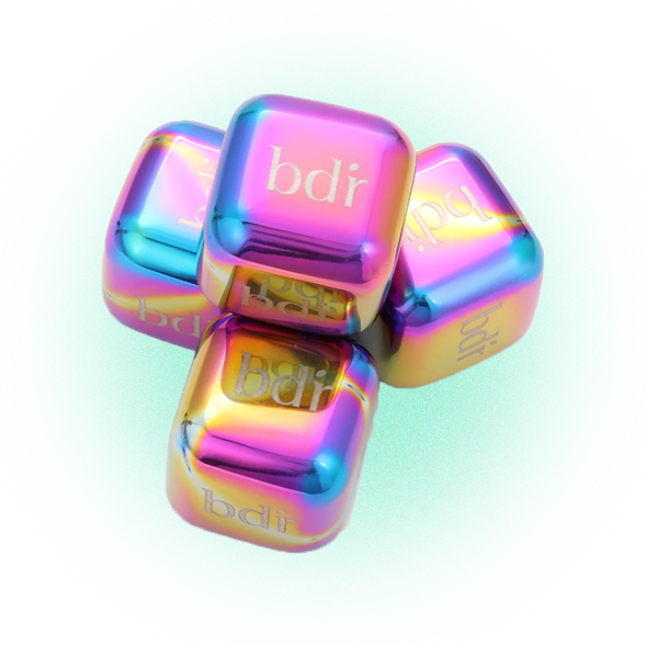 
купить$64Ледяные кубики Unicorn Ice Dice, Beauty Done RightПроизводители утверждают, что эти кубики — вечные. Их невозможно сломать или разбить, а это, согласитесь, хорошая инвестиция. Бьюти-гаджет представлен в разных цветах — серебряные, золотые и с голографическим эффектом. Использовать их можно по-разному в зависимости от потребностей. Охлажденные, они снимают отеки и устраняют воспаления (например, после укусов насекомых), а нагретые — помогают расслабиться и быстрее уснуть.