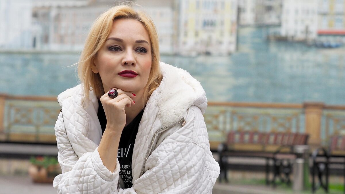    Татьяна Буланова выглядит значительно моложе своих лет