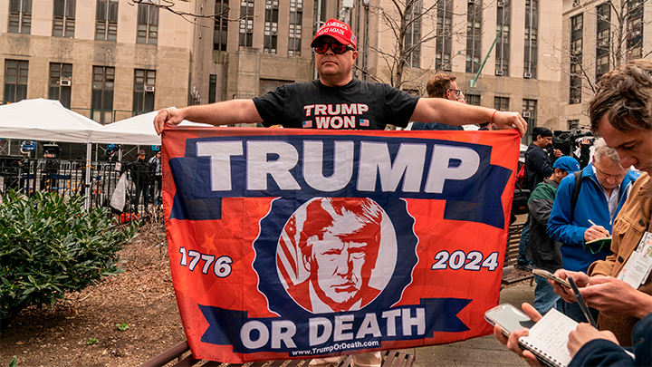 "ТРАМПИСТЫ" – ЭТО СТОРОННИКИ ТРАДИЦИОННЫХ СЕМЕЙНЫХ ЦЕННОСТЕЙ. ФОТО: EVRADIN/SHUTTERSCTOCK