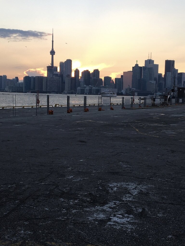 Торонто. Озеро Онтарио и DownTown. Собственный снимок.