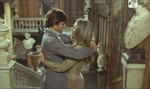 Рут (Аналия Гаде) и Поль (Жан Сорель).