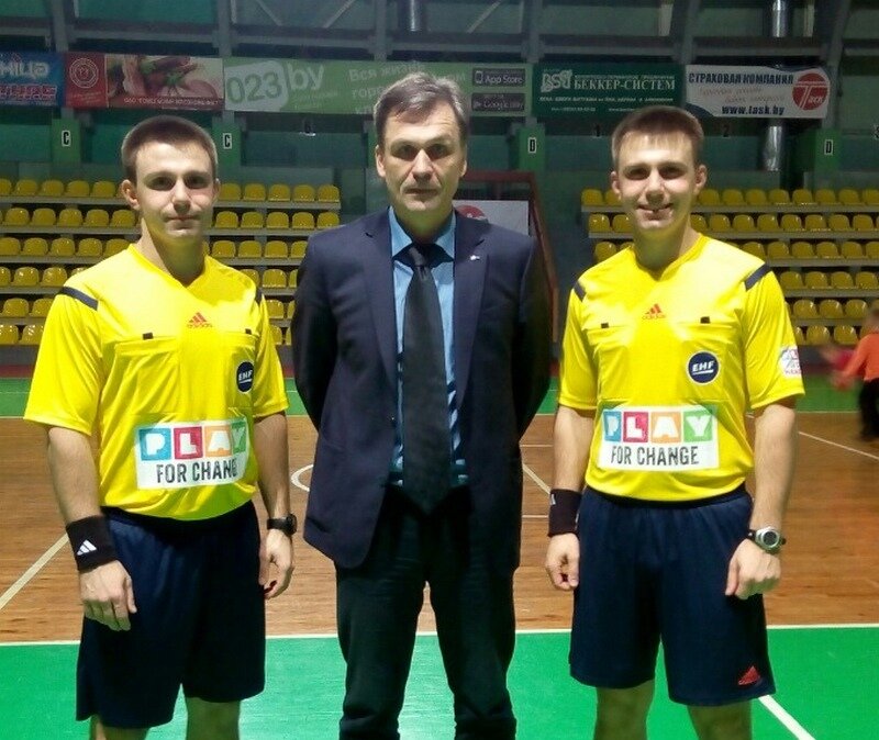 Валерий и Юрий Буцкевичи с главным судьей чемпионата и Кубка Беларуси Сергеем Котом