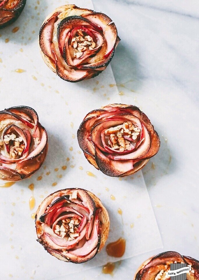 Розочки из яблок