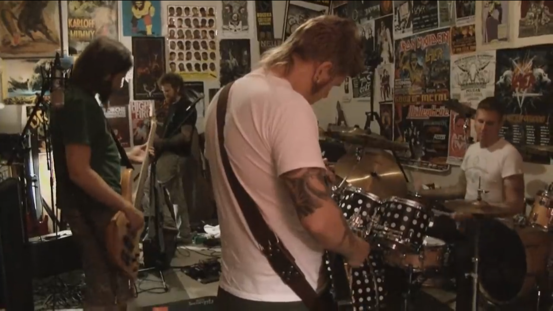 Здесь группа набрасывала первые демо-записи альбома Crack the Skye