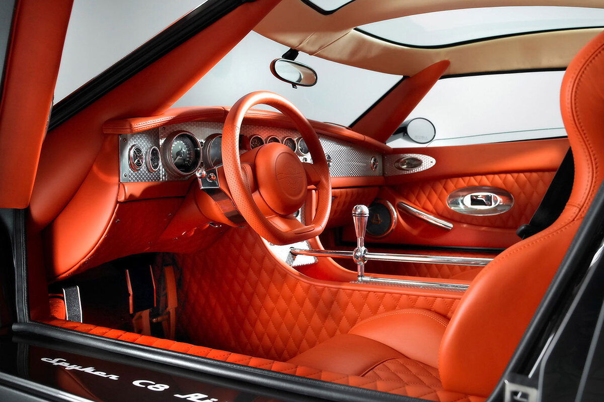 Опасные предметы в салоне