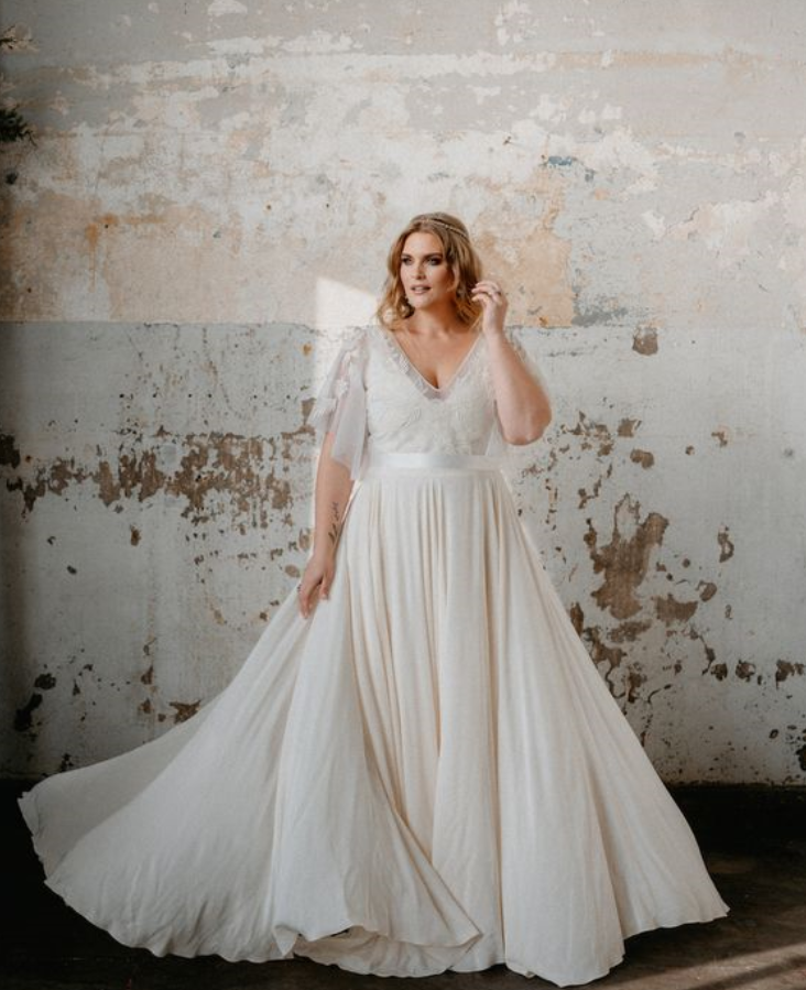 14 обычных невест в идеальных свадебных платьях, которые потрясли Интернет 👰