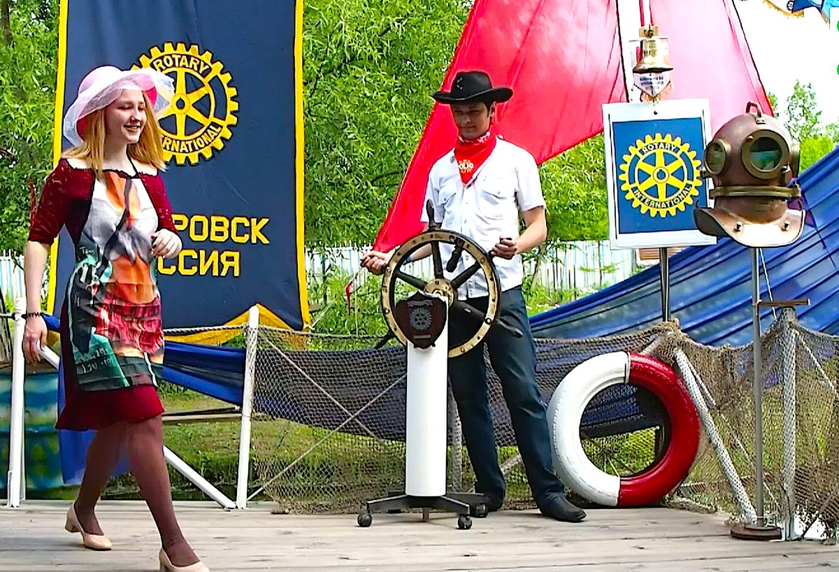 Ассоль и капитан Грэй.