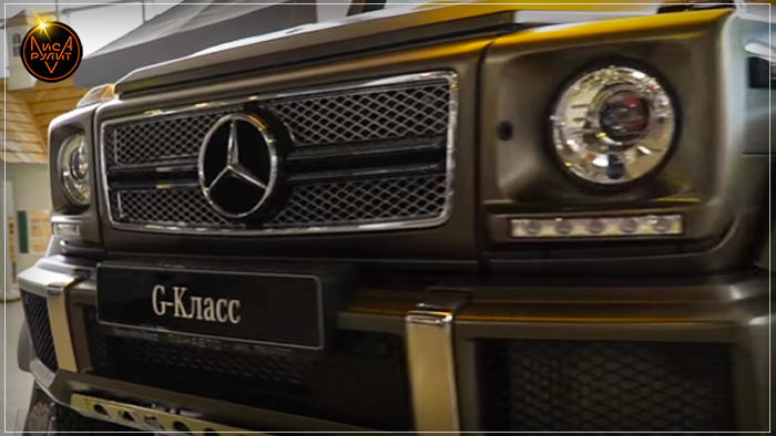 Лиса Рулит. Mercedes Maybach G650 Landaulet вид спереди