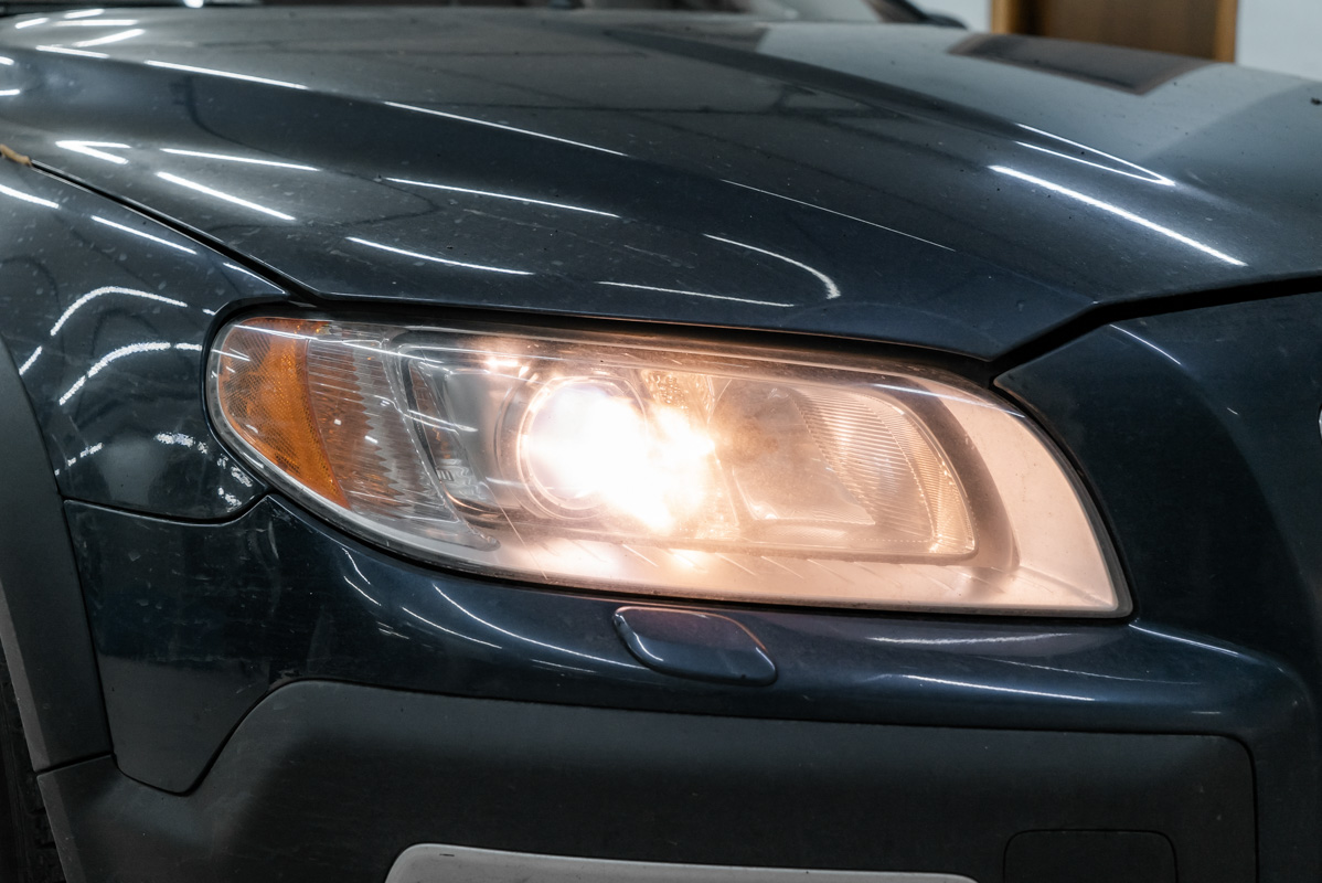 Свет фар со старыми лампами.