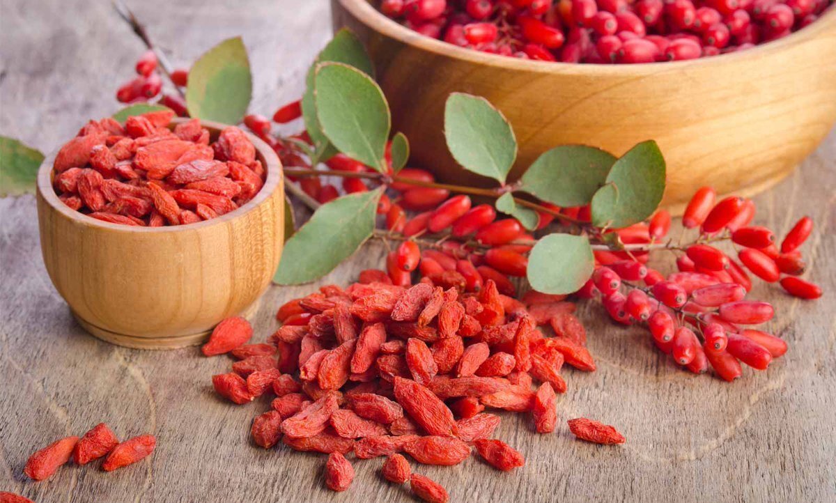 Сушеные ягоды годжи  или китайский  барбарис.