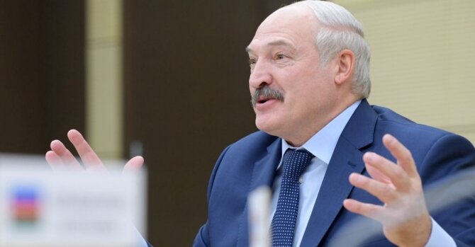 UDF.BY
Сегодня, 13:24 |  965Александр Лукашенко. Фото: ТАССЗачем Лукашенко памятник картошке, чем Витебск одурманил Охлобыстина и другие любопытные высказывания второй половины октября.
