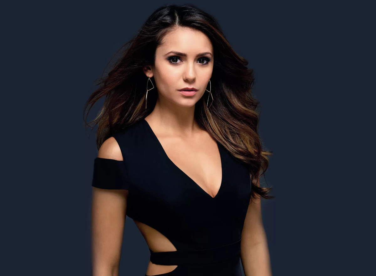 Имя: Нина Добрев (Nina Dobrev) Отчество: Константиновна День рождения: 9 января 1989 (30 лет) Место рождения: София, Болгария Рост: 169 см Вес: 55 кг 
