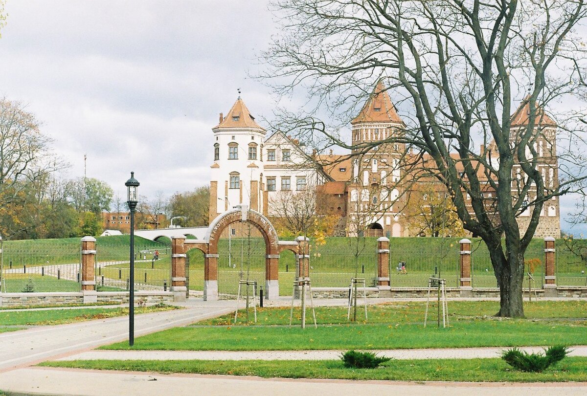 Мирский замок. Пример оборонного зодчества 16 века.