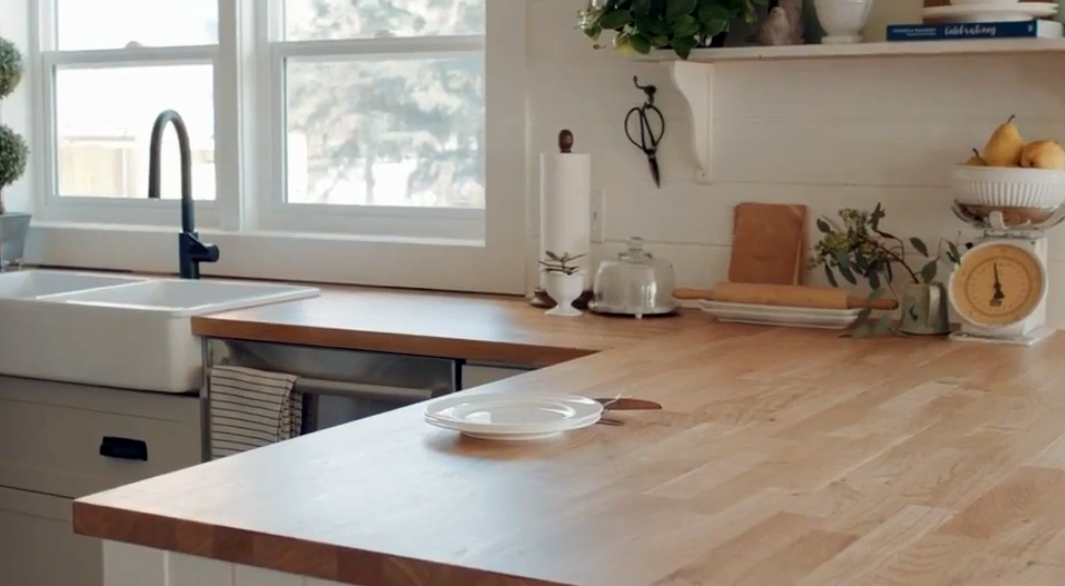 коттеджный стиль на кухне ассоциируется с чем-то милым, почти игрушечным