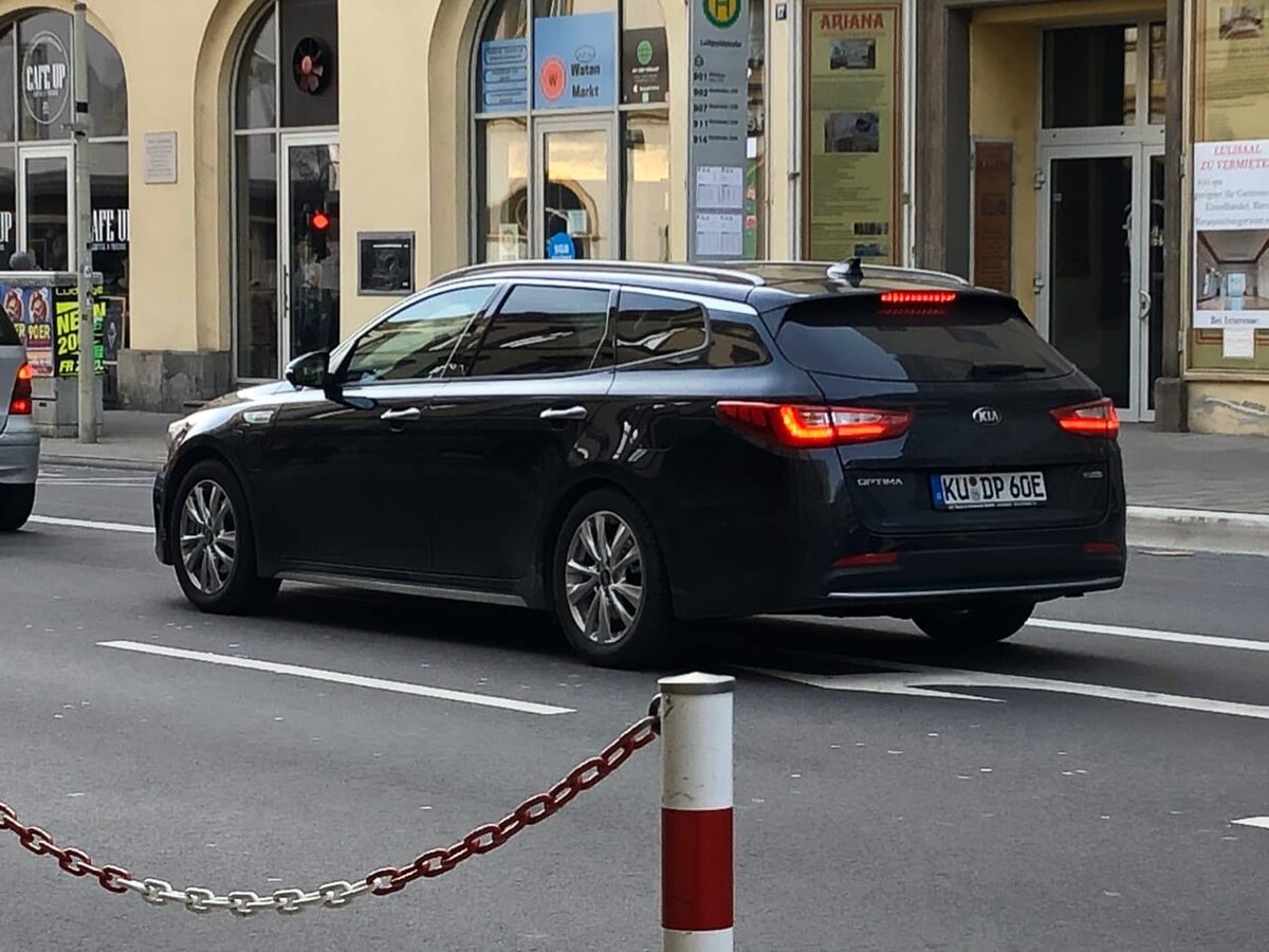 Kia Optoma в кузове универсал. В России такие не поставляються.