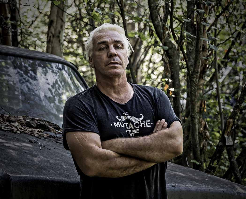 Взгляд, полный укора ("Не осуди, да не осудим будешь")