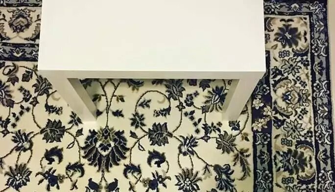 Отыщите телефон на фотографии