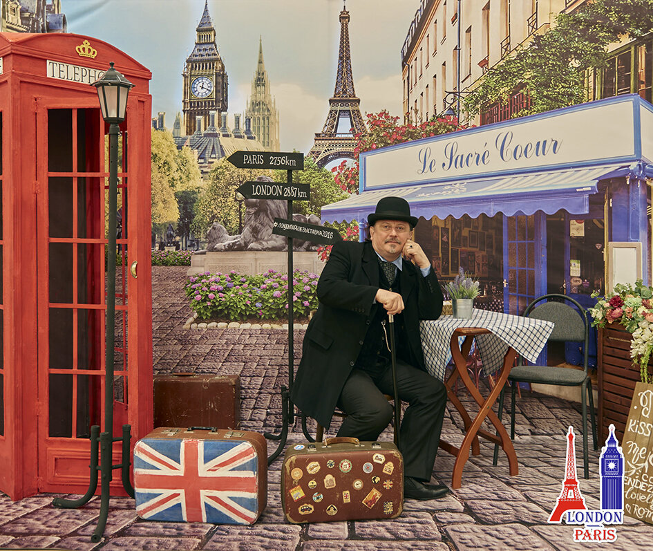 Всё смешалось в туристическом мире... Эйфель и Биг-Бенд рядом...