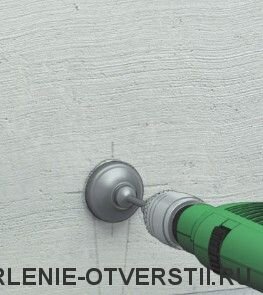 Фото: Алмазное штробление стен из бетона под розетки без пыли в квартире в Москве. Фото взято с сайта компании Буравчик Москва.