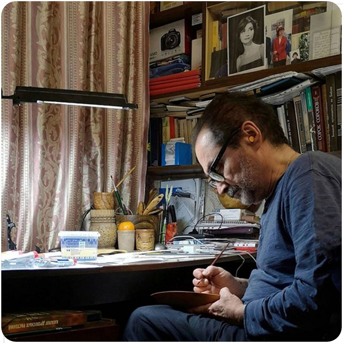 Григорий Александрович за работой. Фото из личного архива