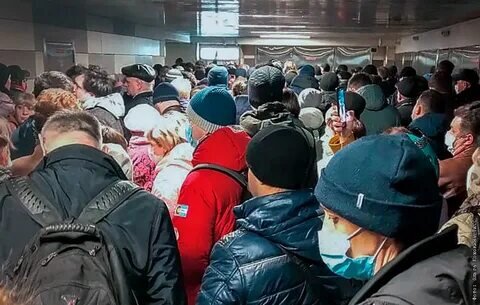 Очередь на вход в московском метро