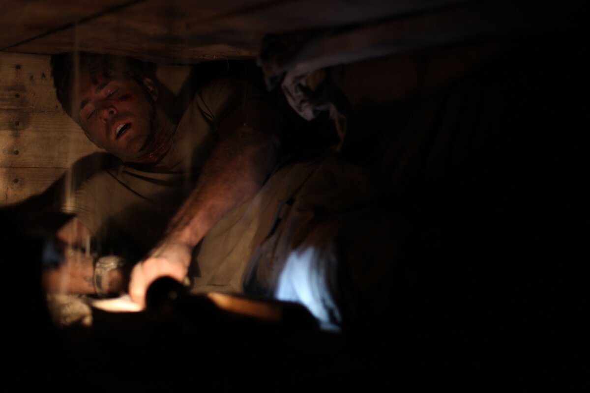 погребенный заживо фильм 2010. райан рейнольдс погребенный заживо. погребенный заживо фильм 2010. погребенный заживо чем закончился. погребенный заживо чем закончился.