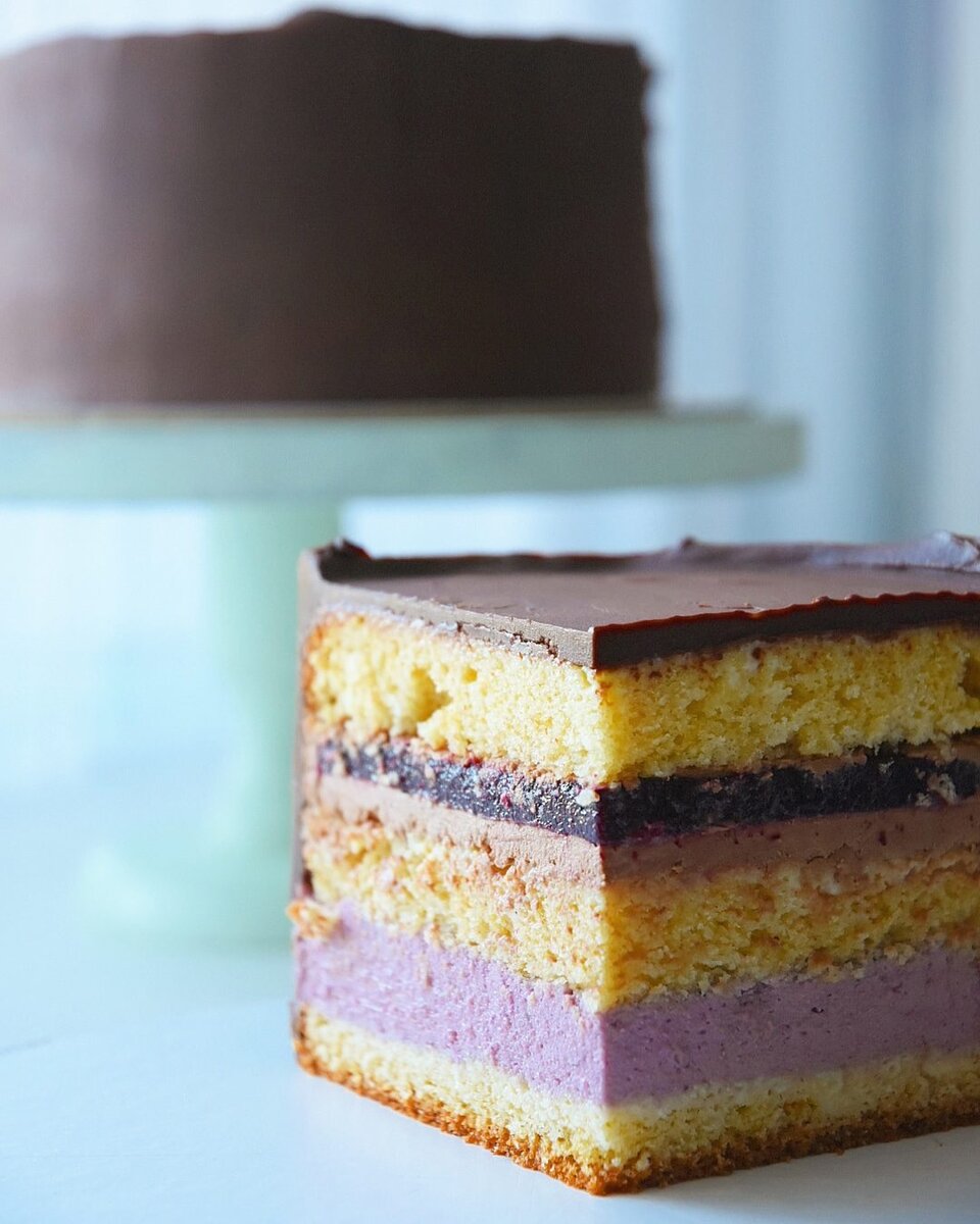 Листайте вправо.