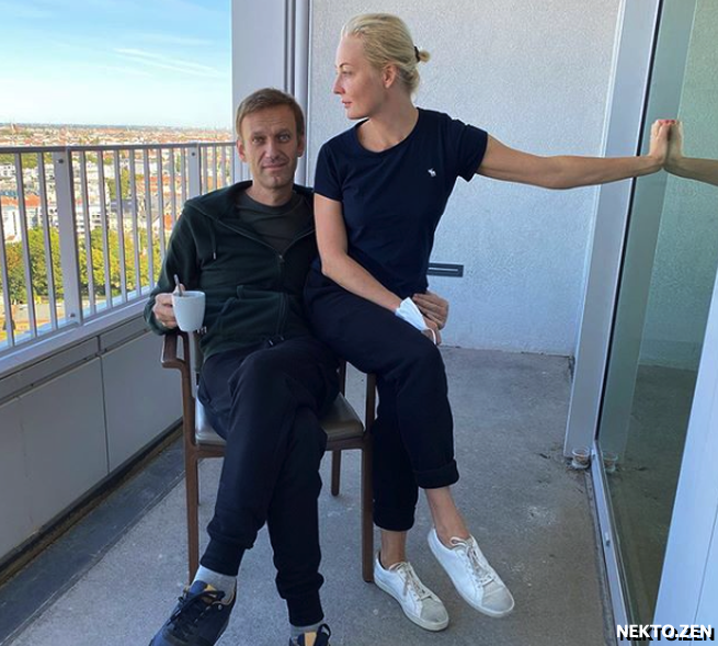 С супругой на балконе клиники Шарите