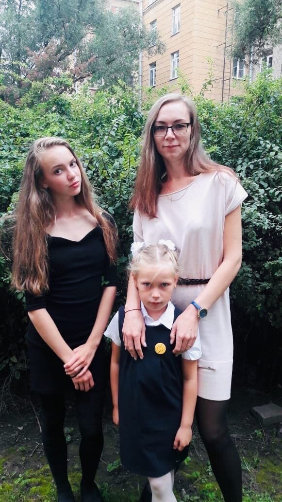 Елена с дочками до аварии
