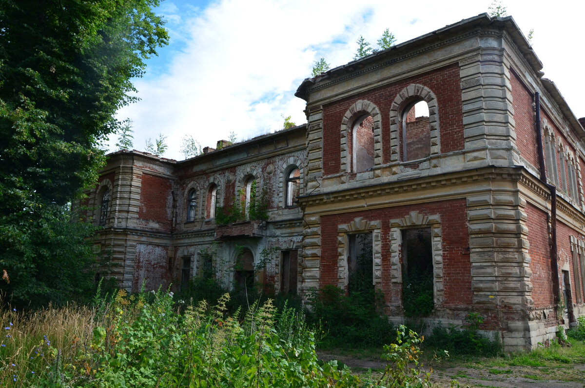 Главный дом усадьбы Смельских в с. Василёвка (Ряжский р-н, Рязанская обл). Автор фотографии: Виталий Кубышкин 