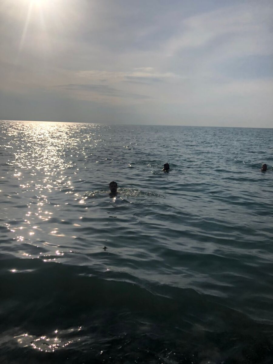 Искупался в море 