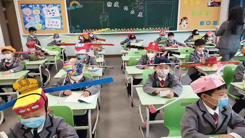 Соблюдение социальной дистанции в китайской школе