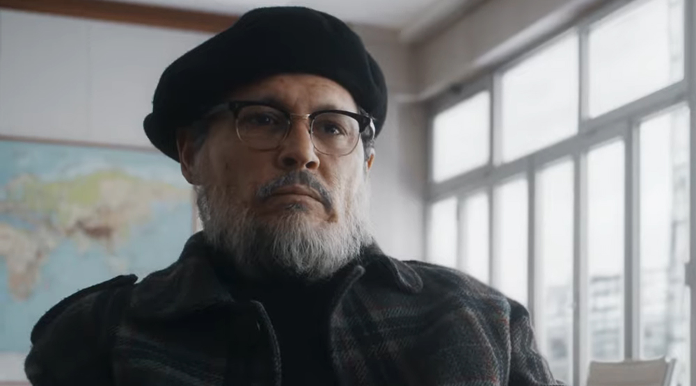 Джонни Депп на кадре в фильме "Великий"