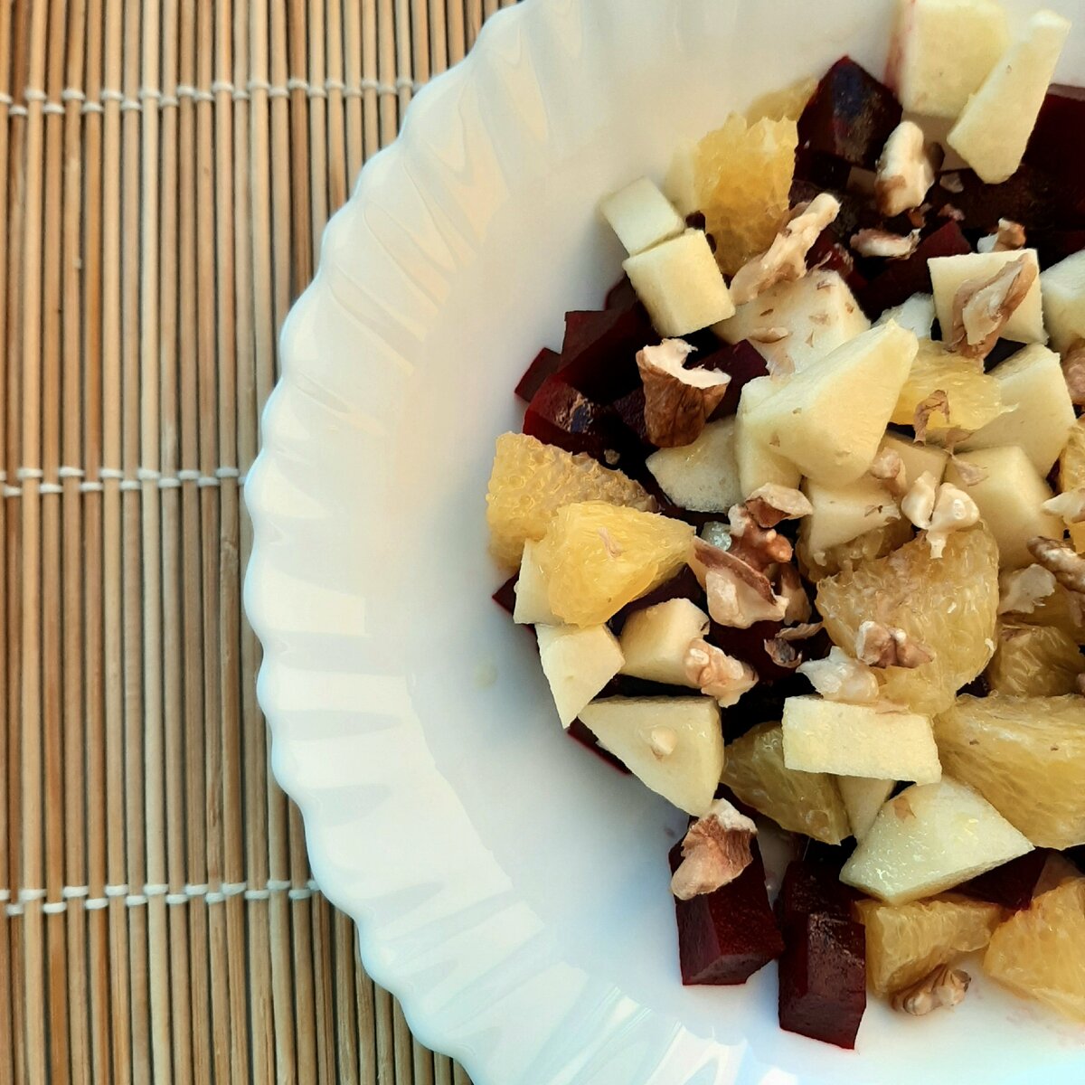 Салат из свёклы с апельсином и яблоком 