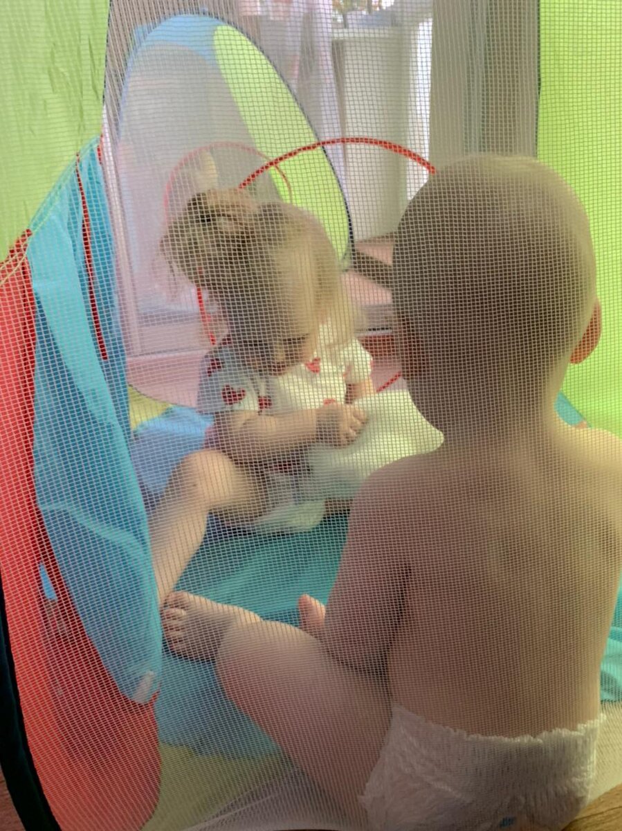 Сын с троюродной сестренкой 