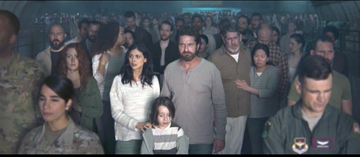 Кадр из фильма "Гренландия" (США)