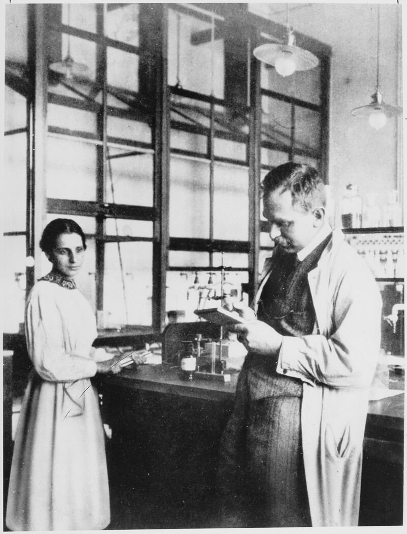 Отто Ган и Лиза Мейтнер в лаборатории. 1913 год