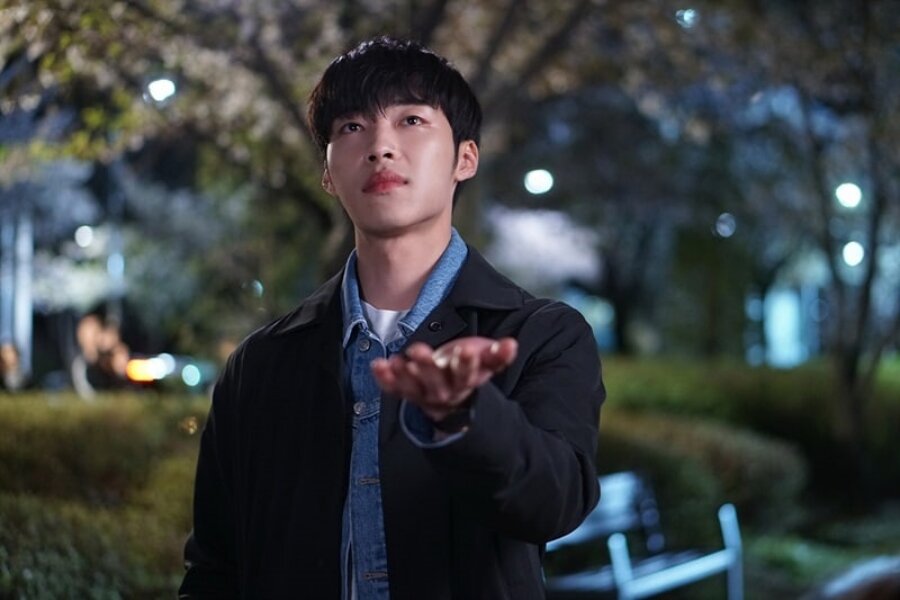 Квон Ши Хён ( в исполнении У До Хвана) из дорамы "Игра в любовь: великое соблазнение". Фотография взята из открытых источников. 