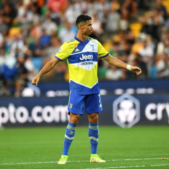 Сообщалось, что Роналду сам попросил, чтобы его посадили на скамейку запасных. Фото:Алессандро Сабаттини / Getty Images