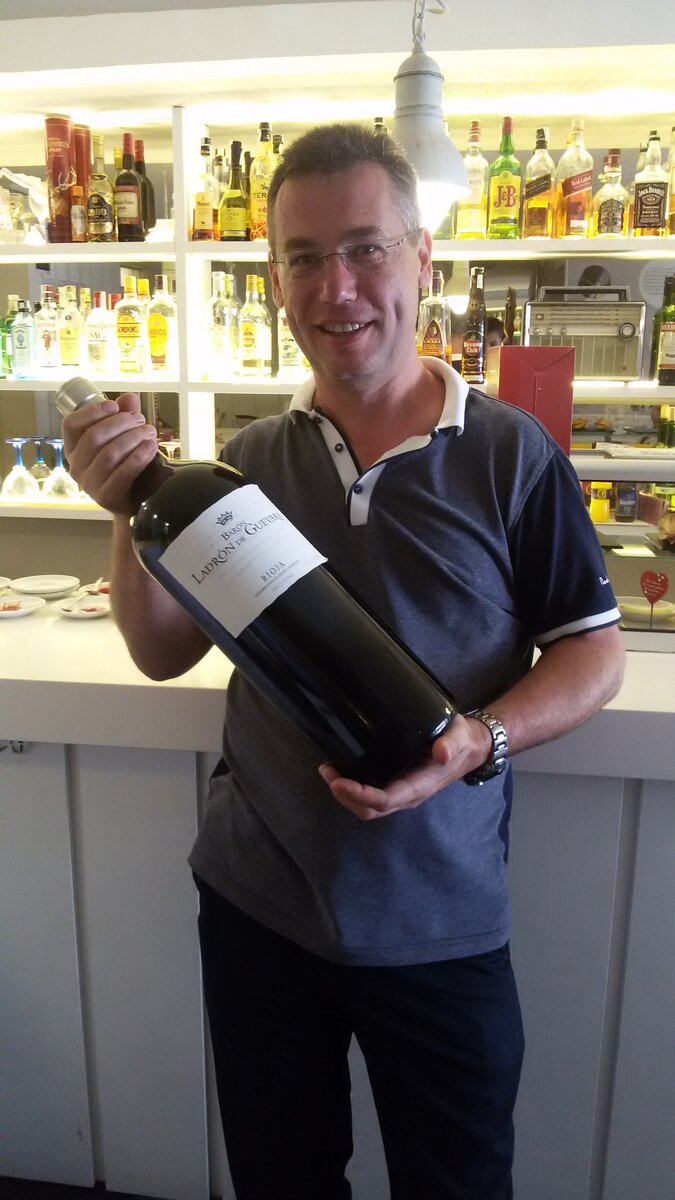 Алкоголь  - яд. Яд надо разбавлять водой.