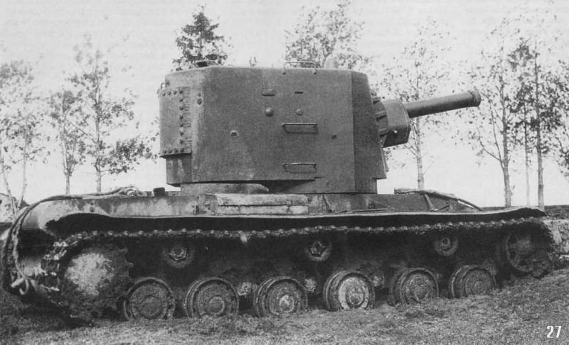 Первые бои в которых принял участие танк КВ-1 ( Клим Ворошилов) показали эффективность этого танка. 76 мм пушки хватало для уничтожения практически всех видов вражеских танков.-2