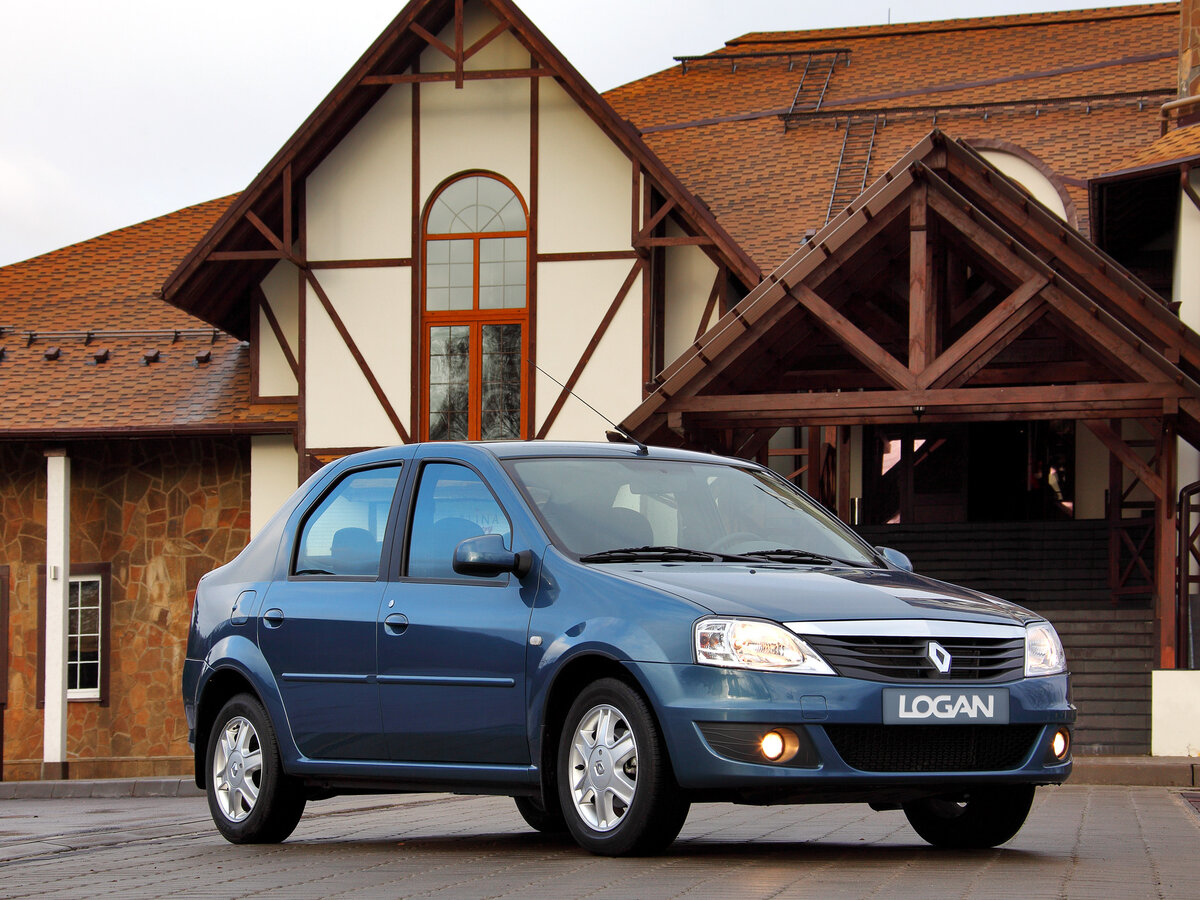 Renault Logan I Рестайлинг спереди, сзади и в салоне (листайте фотографии)