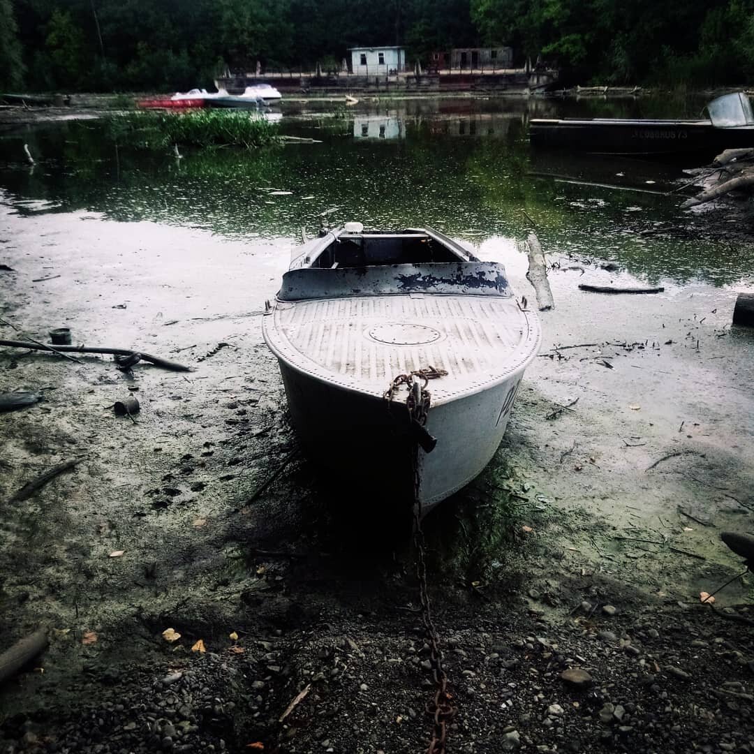 Так выглядел залив в августе этого года, уже тогда было заметно насколько сильно он обмелел.