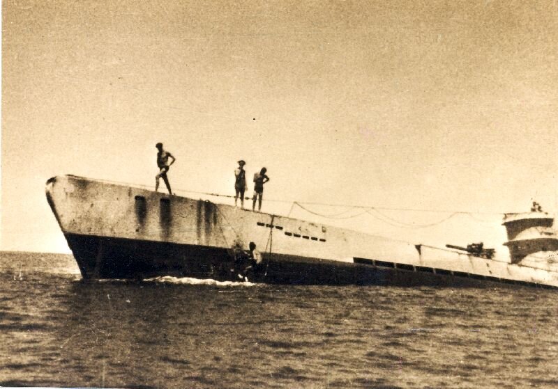 Немецкая подлодка (та самая) К 6 мая 1944 года за девять патрулей на счету U-66, большой океанской немецкой подводной лодки типа IX-C, числилось тридцать три потопленных судна .           Атлантика 1944 год